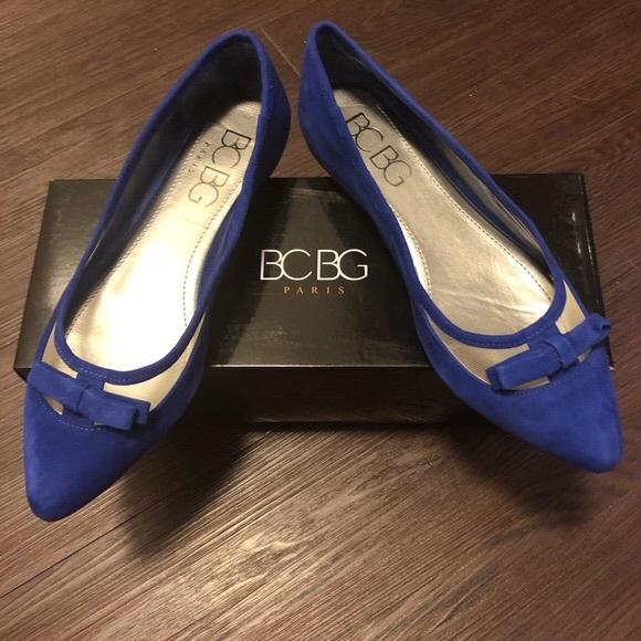 BCBG Paris Shoes - ⚡️FLASH SALE!! NWT BCBG Paris Zarine Suede Flats!